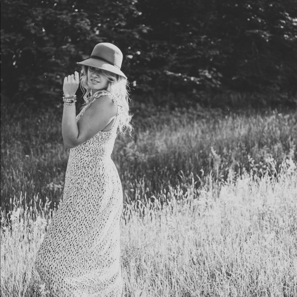 Meet your Posher, Whitney - Picture 3 of 3